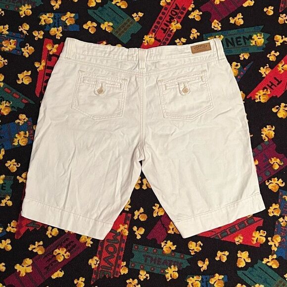 LEVI Signature White Ramie Fabric Blend Shorts / Size 16 Misses - Picture 2 of 7